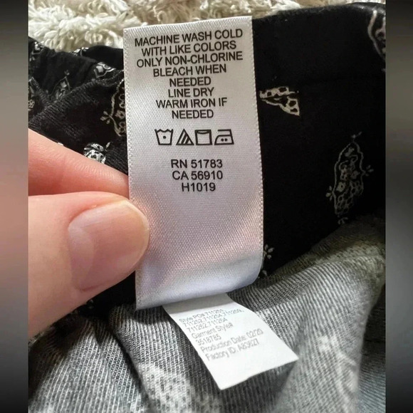 Maurices High Rise Paperbag Waist Shorts - Size Medium - Picture 7 of 7